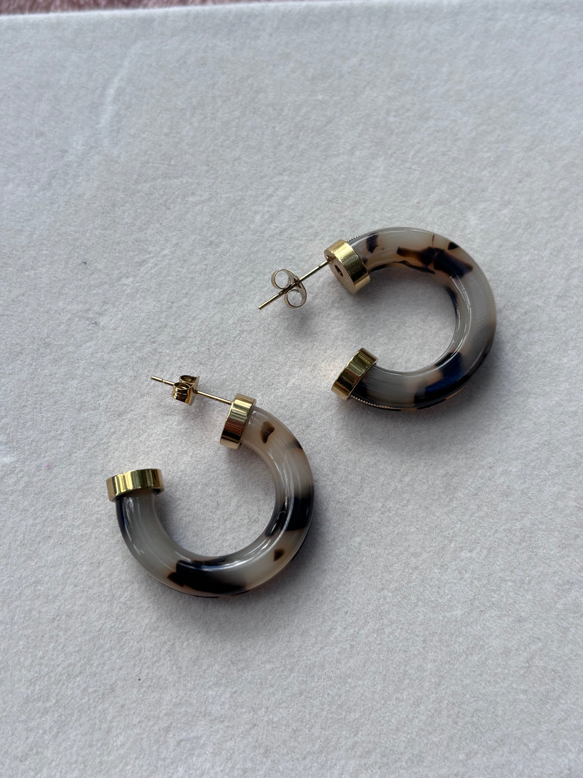 Boucles d’oreilles Léo Coeur Pastel