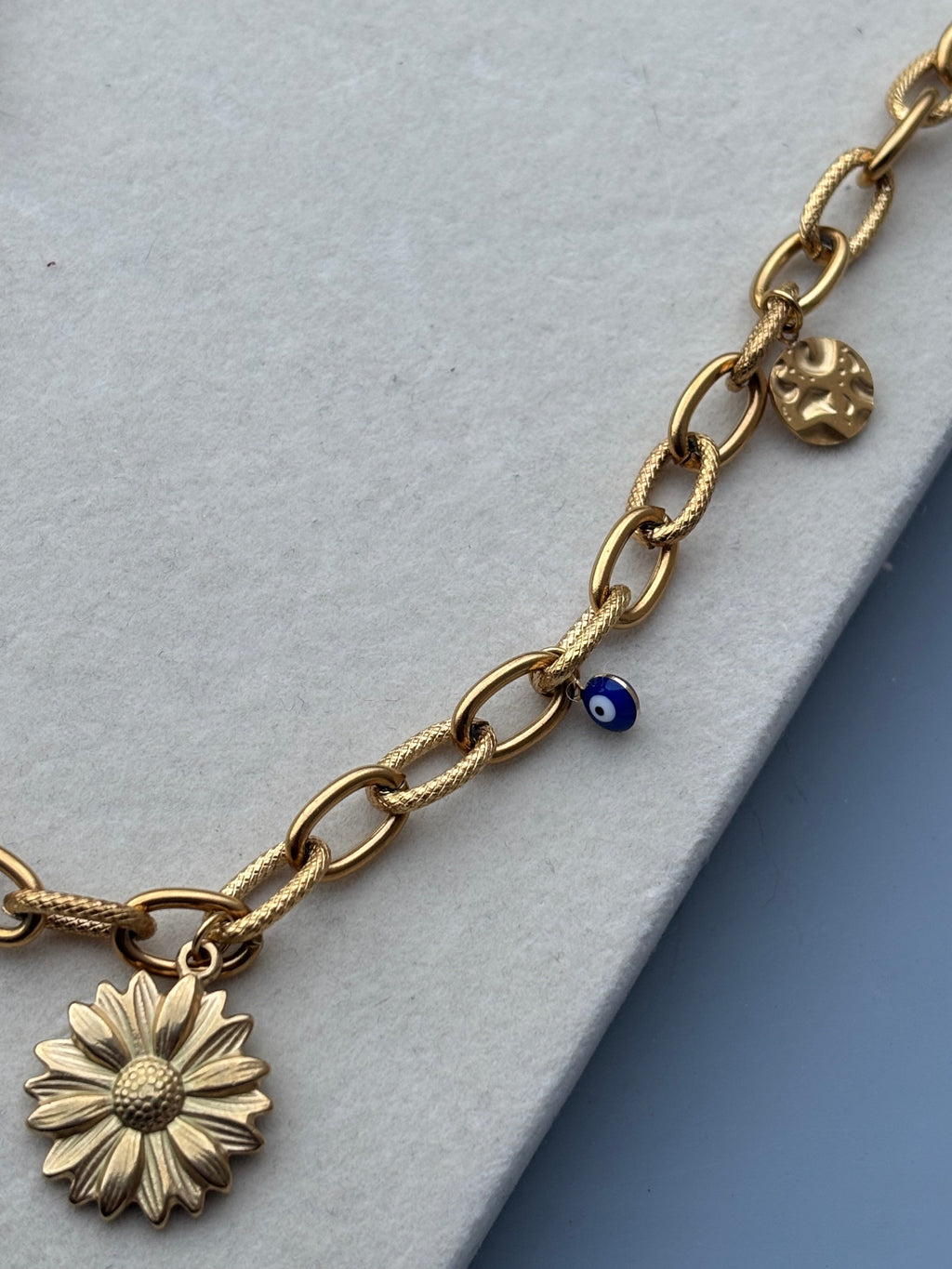 Gros collier breloques Coeur Pastel