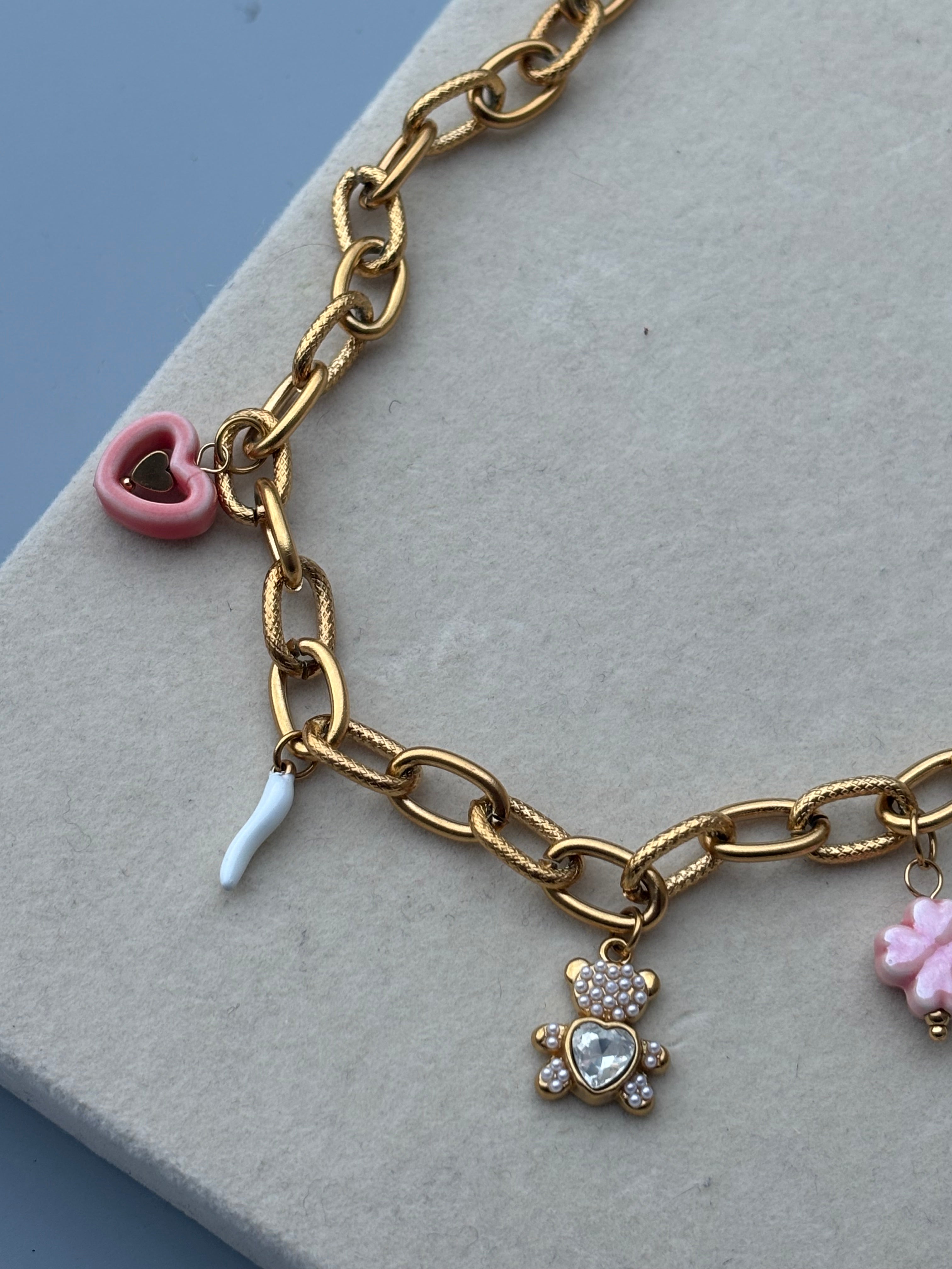Gros collier breloques Coeur Pastel