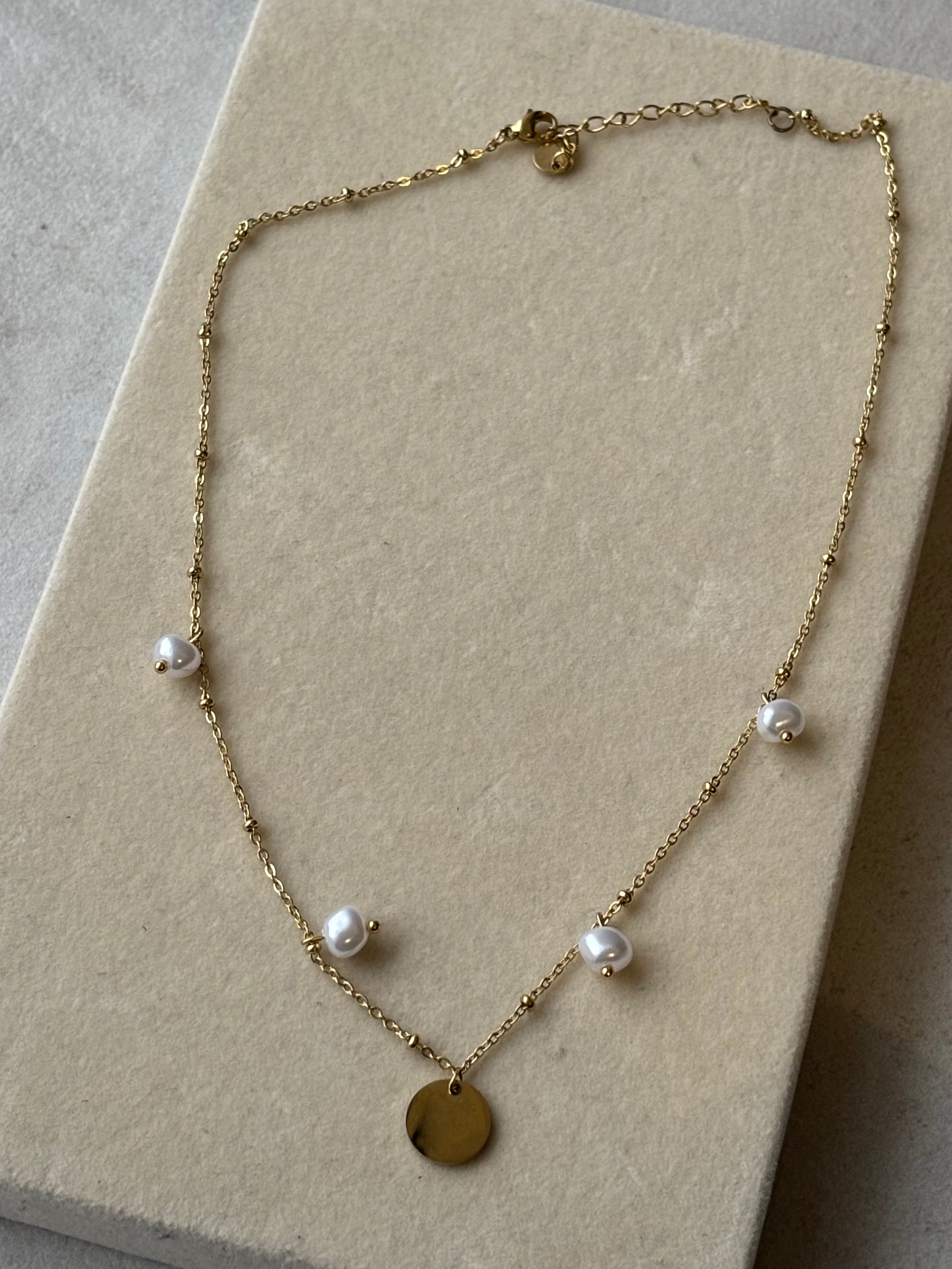 Collier fin avec perles Coeur Pastel