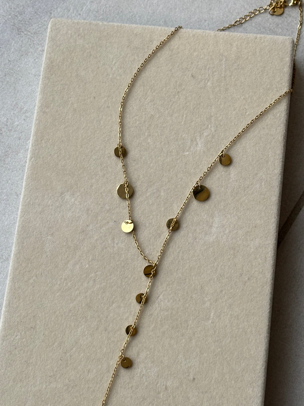 Collier doré en Y avec pastilles Coeur Pastel