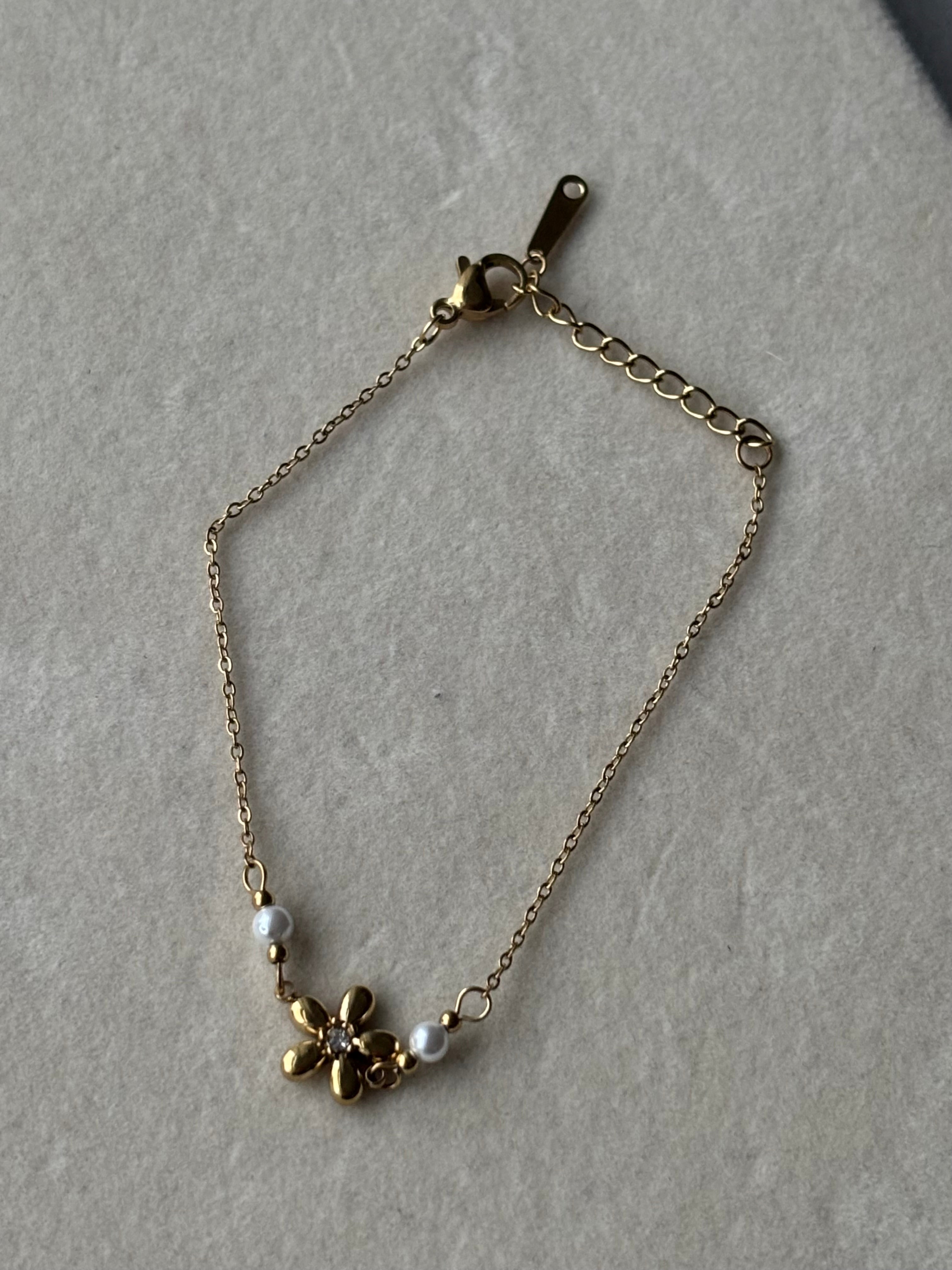 Bracelet avec petite fleur Coeur Pastel