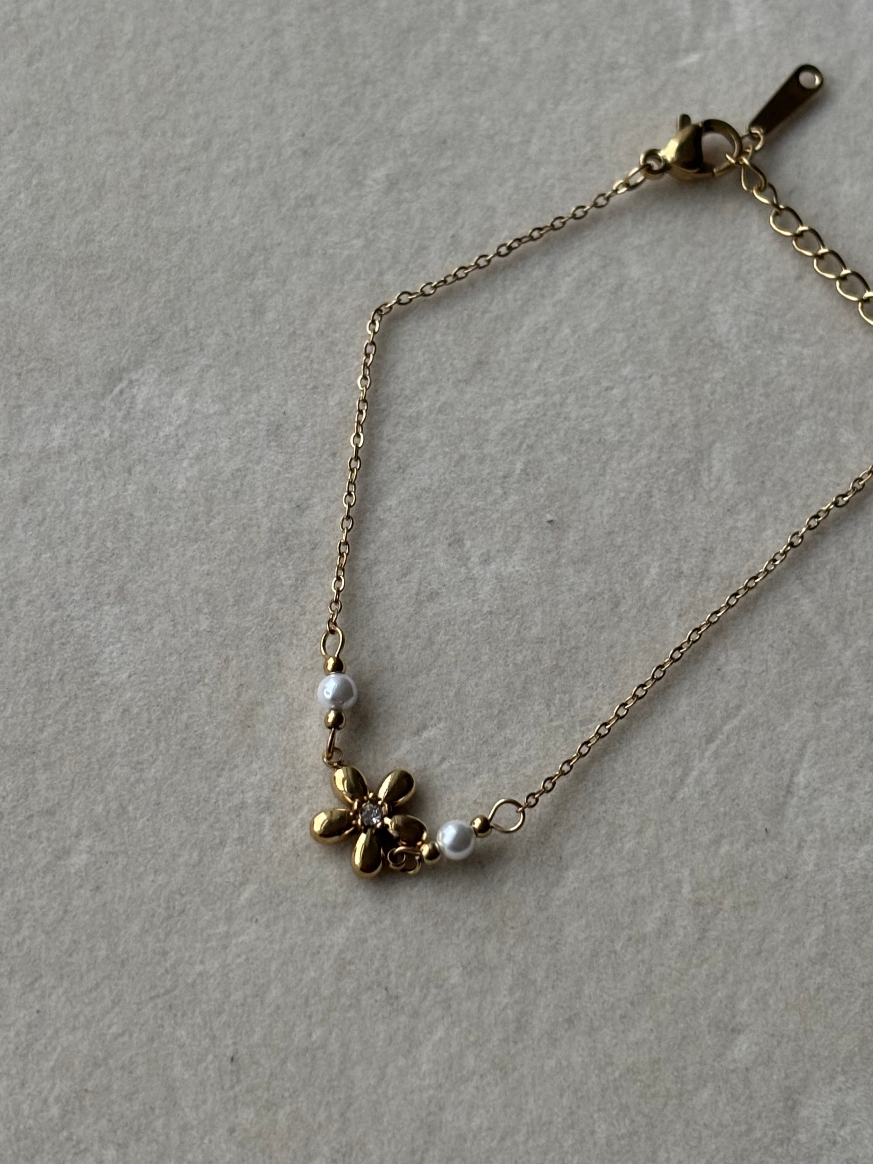 Bracelet avec petite fleur Coeur Pastel