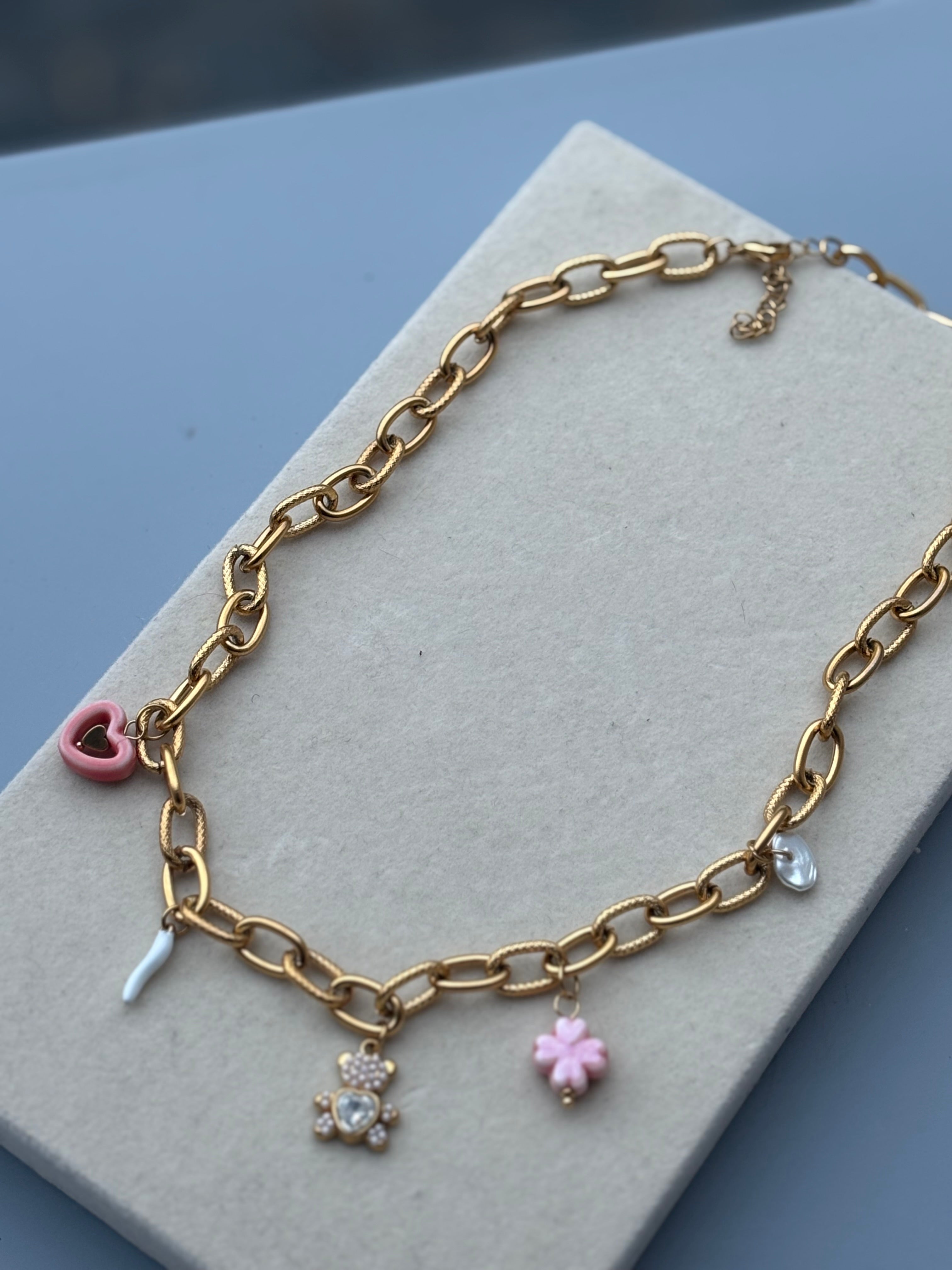 Gros collier breloques Coeur Pastel
