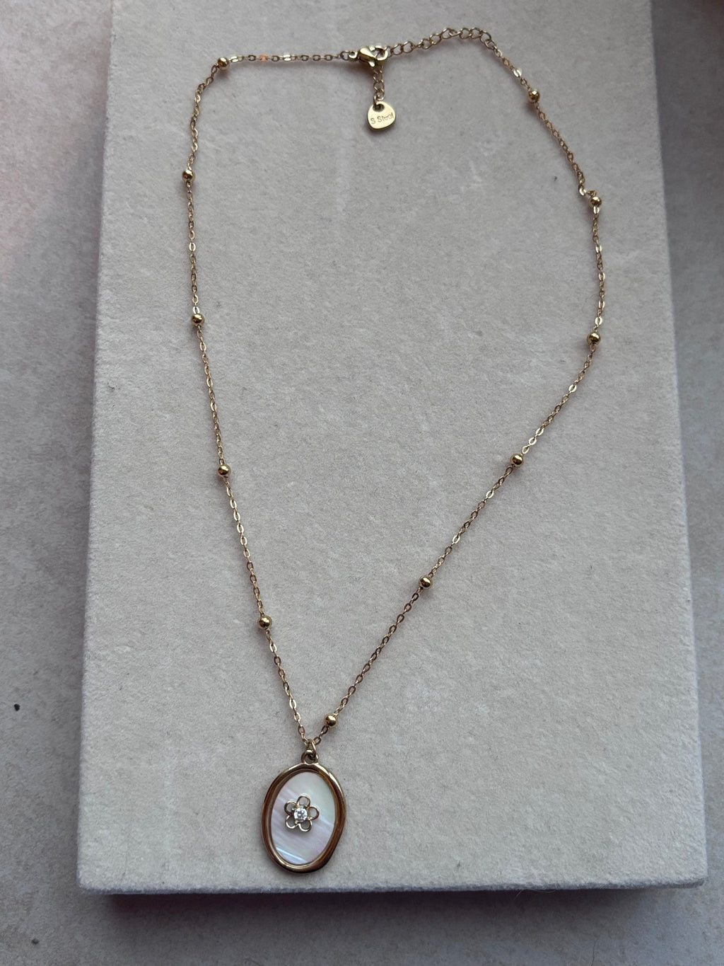 Collier Anna