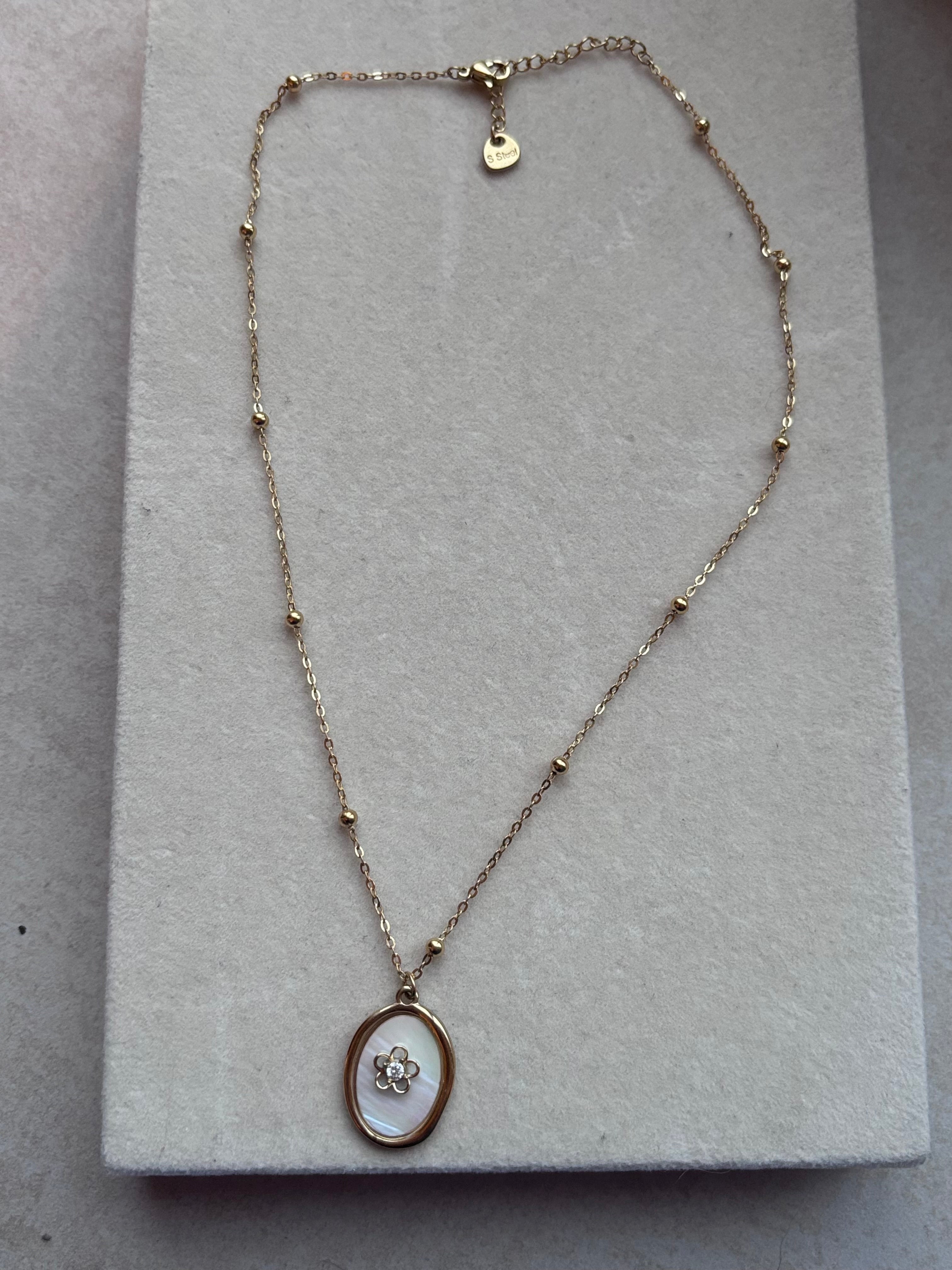 Collier Anna