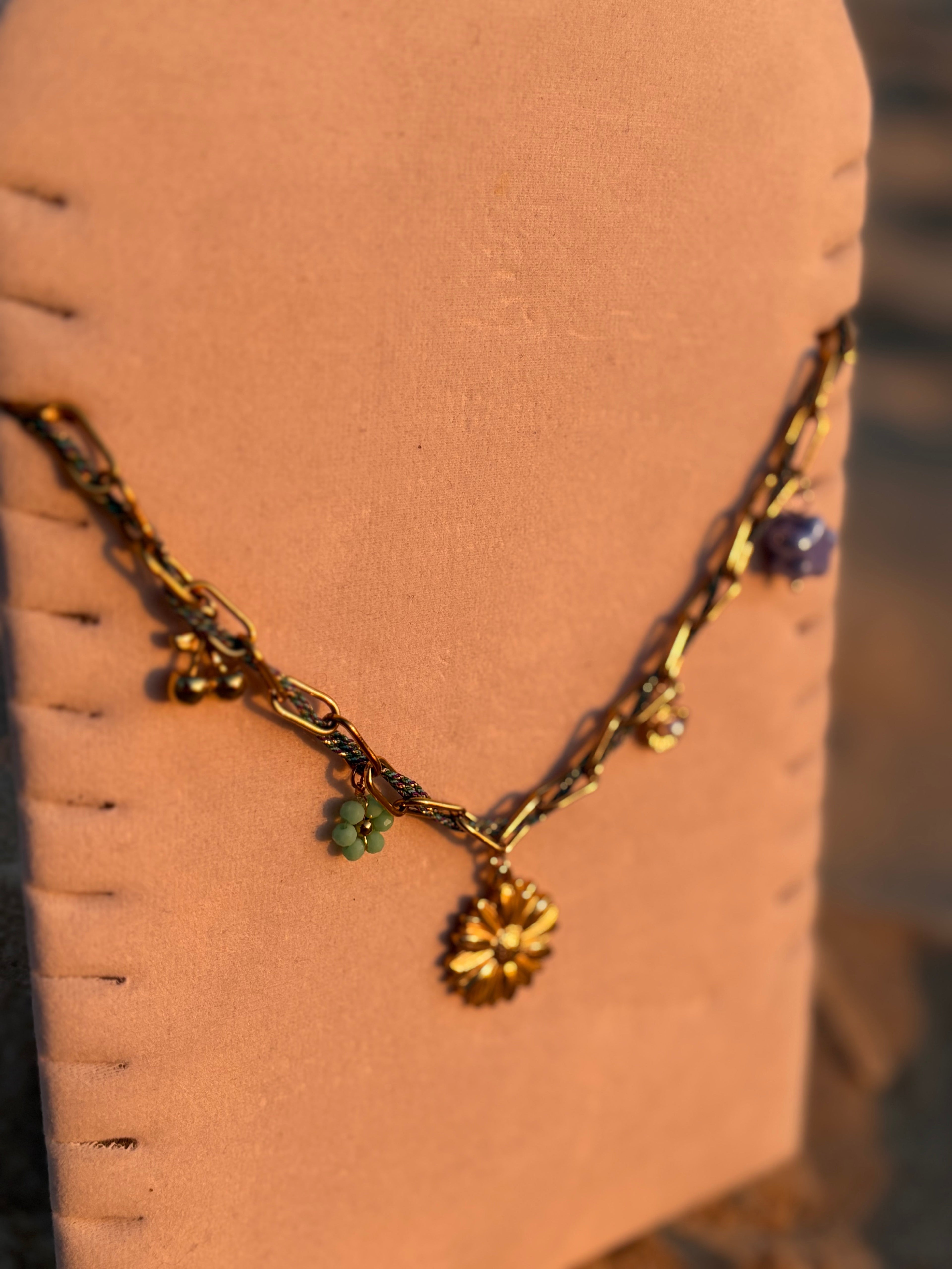Collier breloques Coeur Pastel