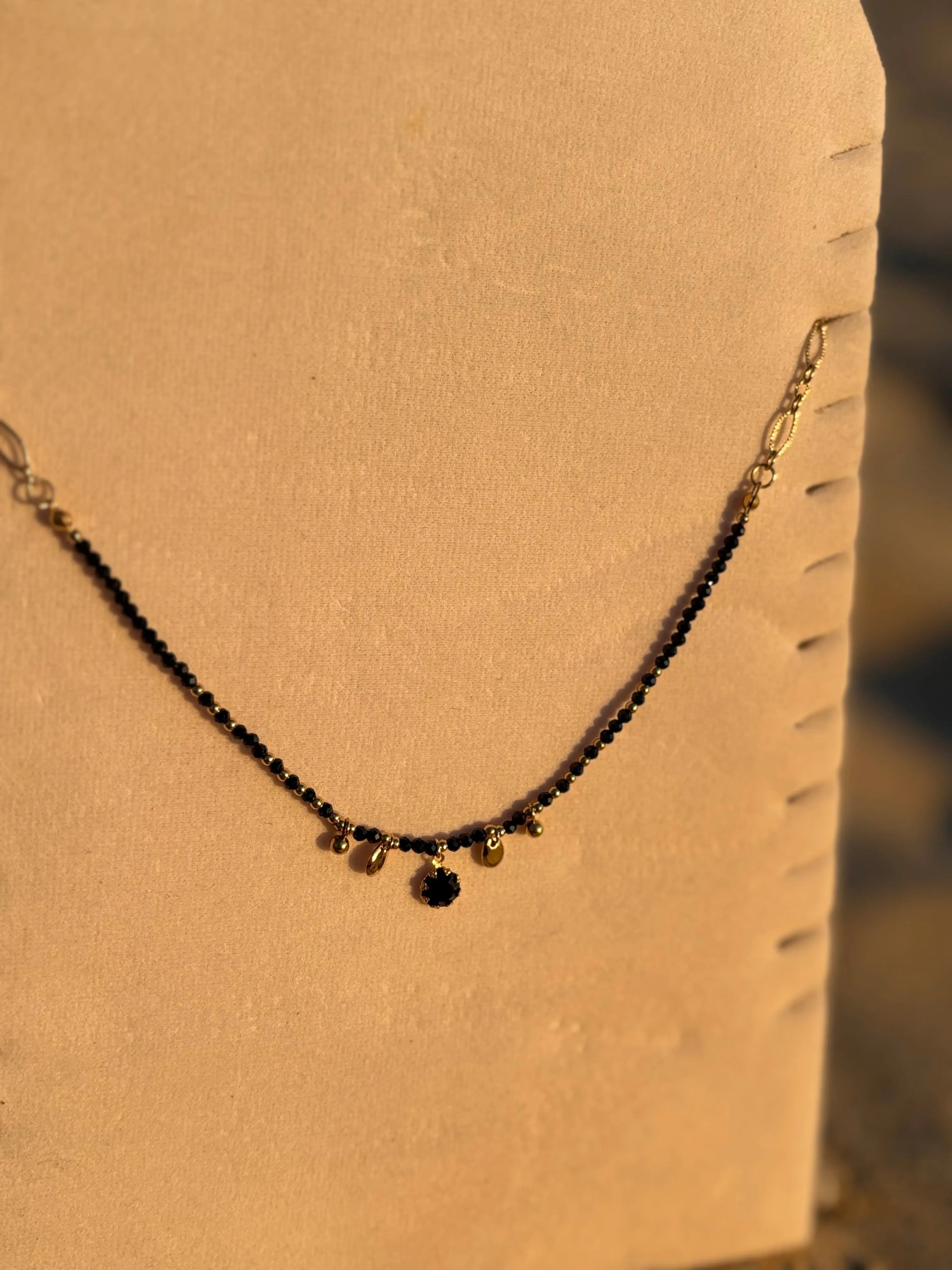 Collier fin avec perles Coeur Pastel