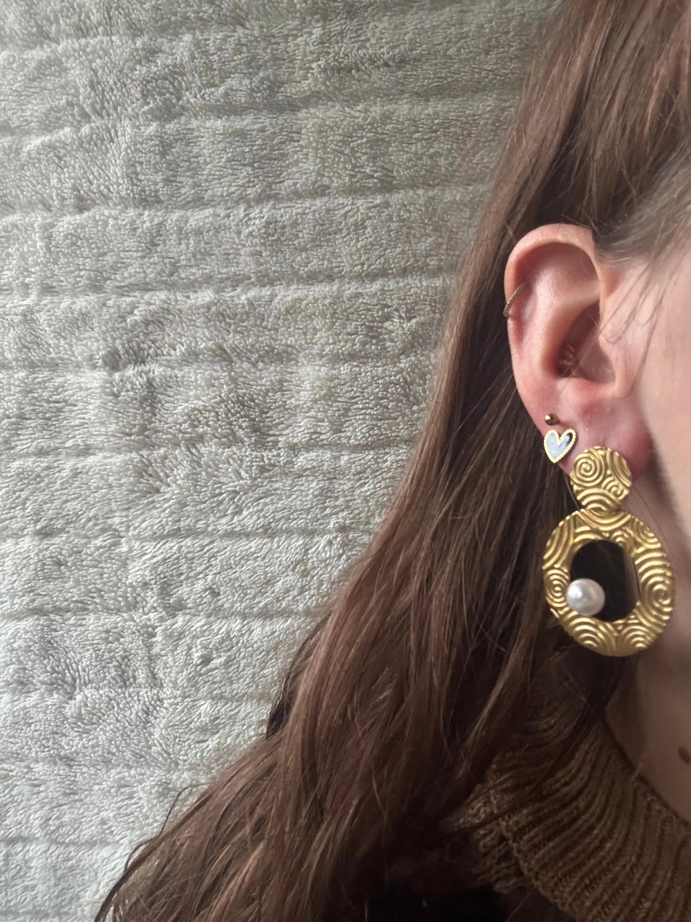 Boucles d'oreilles dorées pendantes cercle avec perle Coeur Pastel