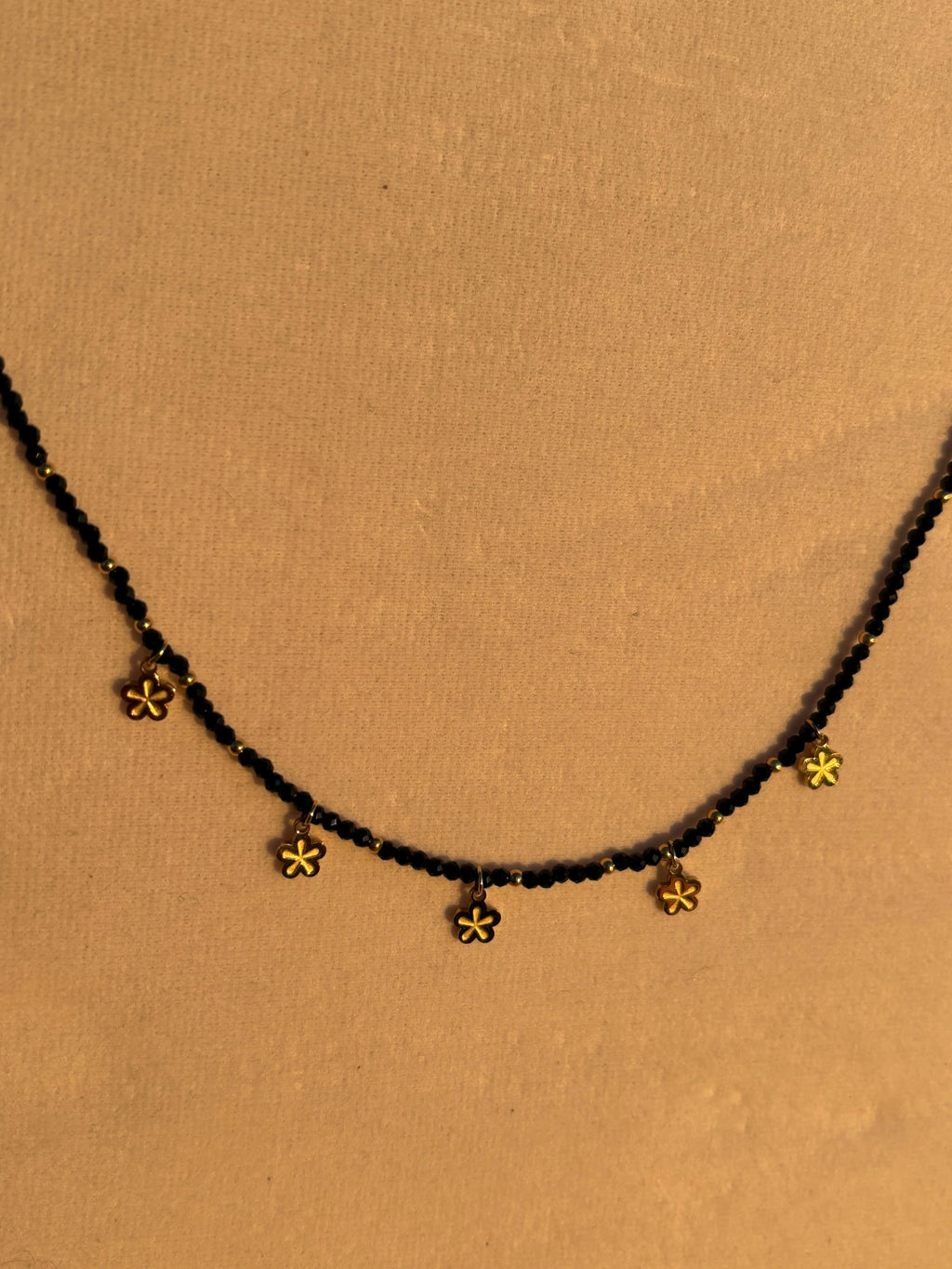 Collier fin avec perles Coeur Pastel