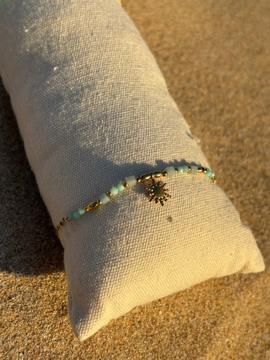 Bracelet fin avec pierres Coeur Pastel