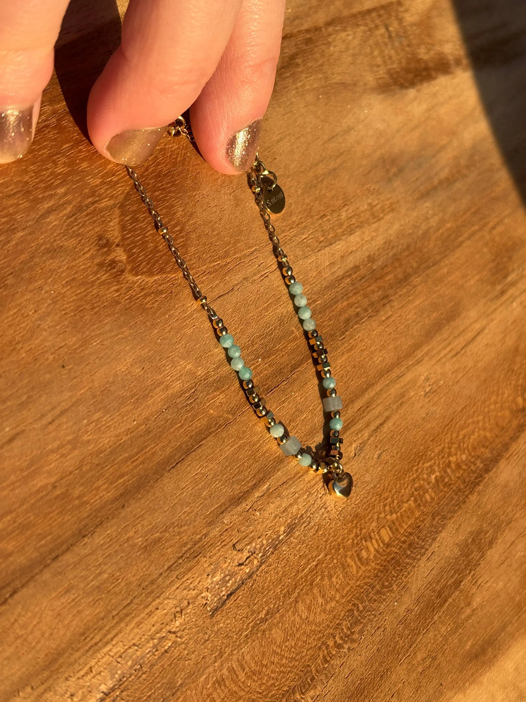 Bracelet fin avec pierres Coeur Pastel