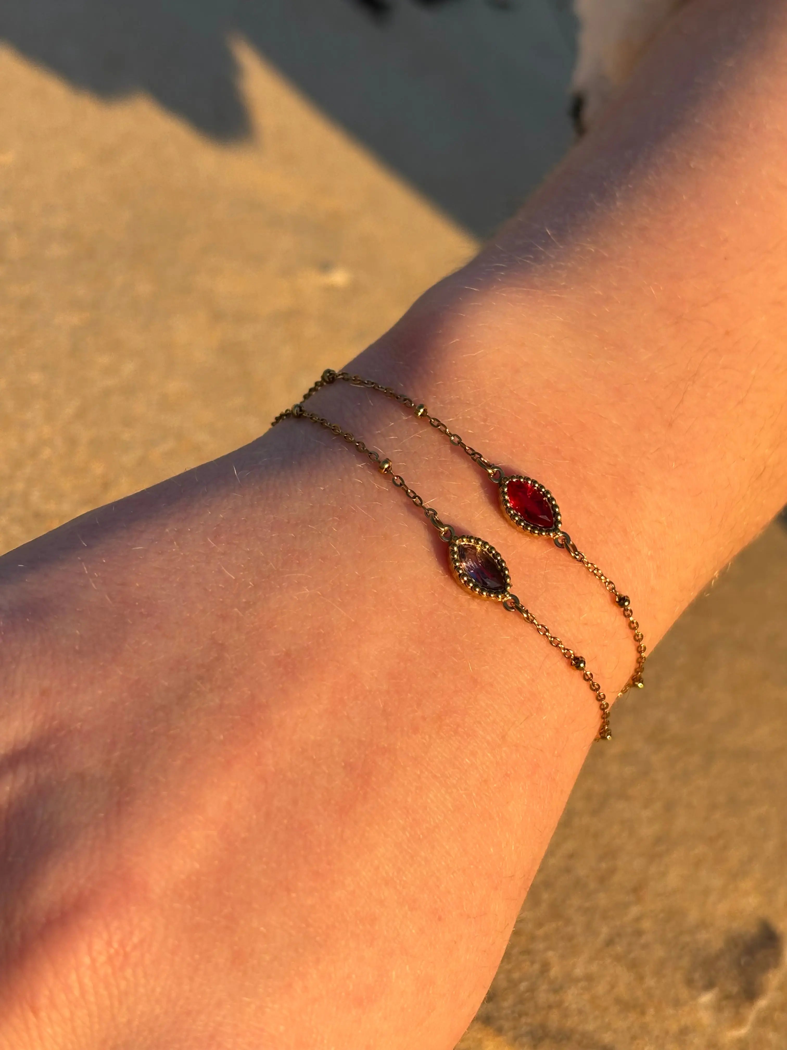 Bracelet fin avec pierre Coeur Pastel