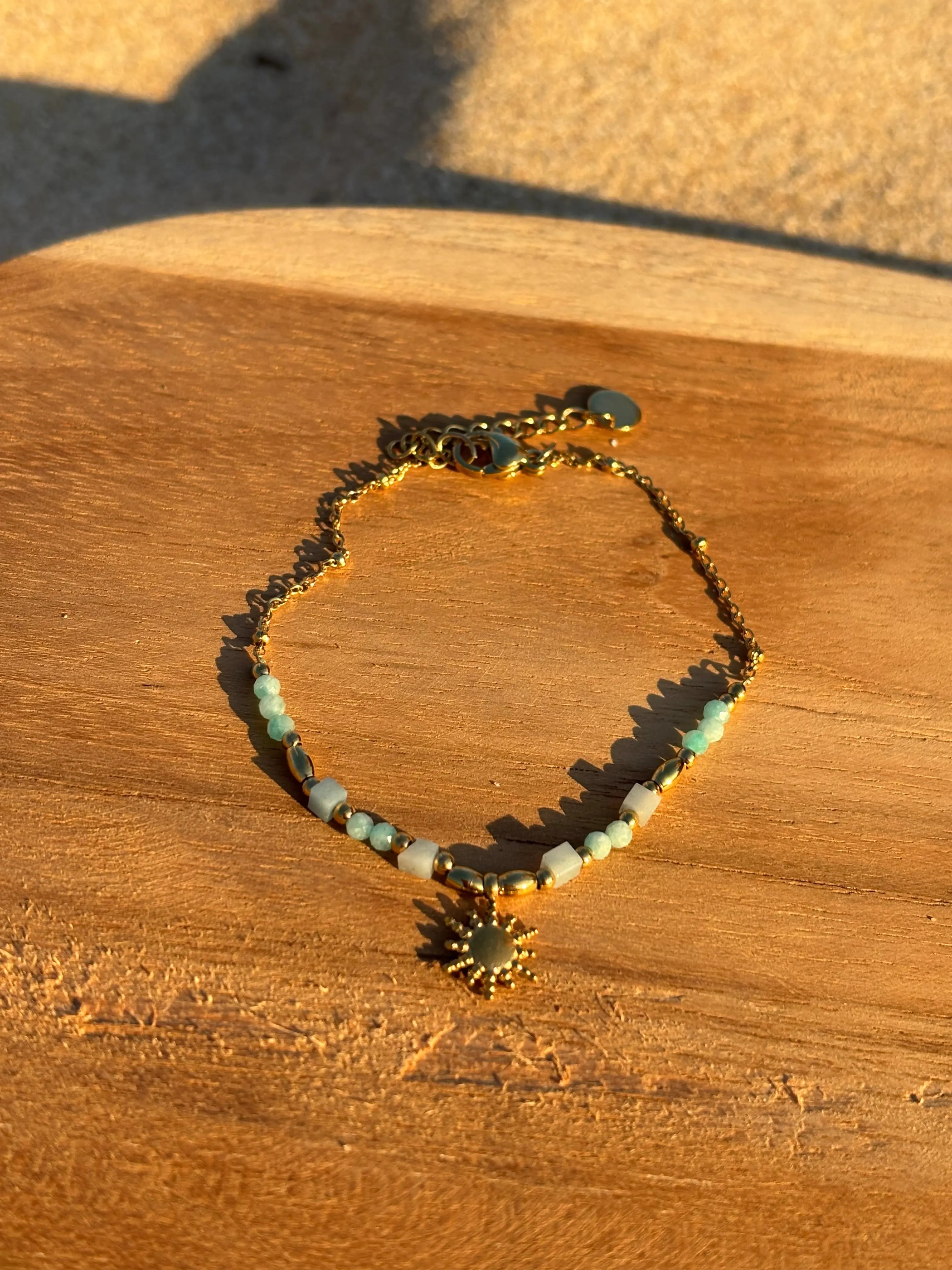 Bracelet fin avec pierres Coeur Pastel